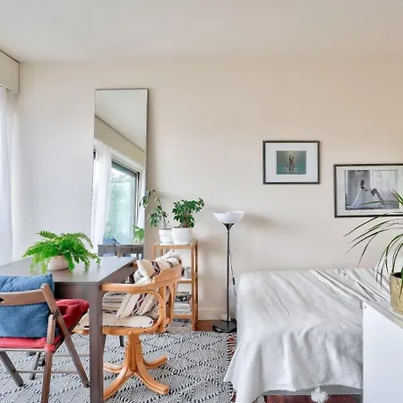 Lumineux Balcon * Paris