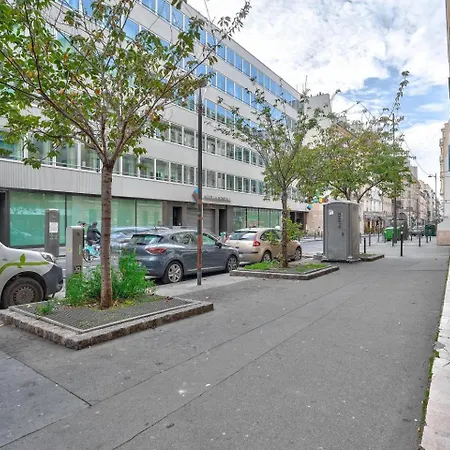 Lumineux Balcon Apartman